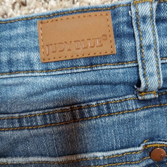 Judy Blue Jeans Women's Size 30 Light Wash Denim Relaxed Fit Stretch Distressed - Picture 8 of 9